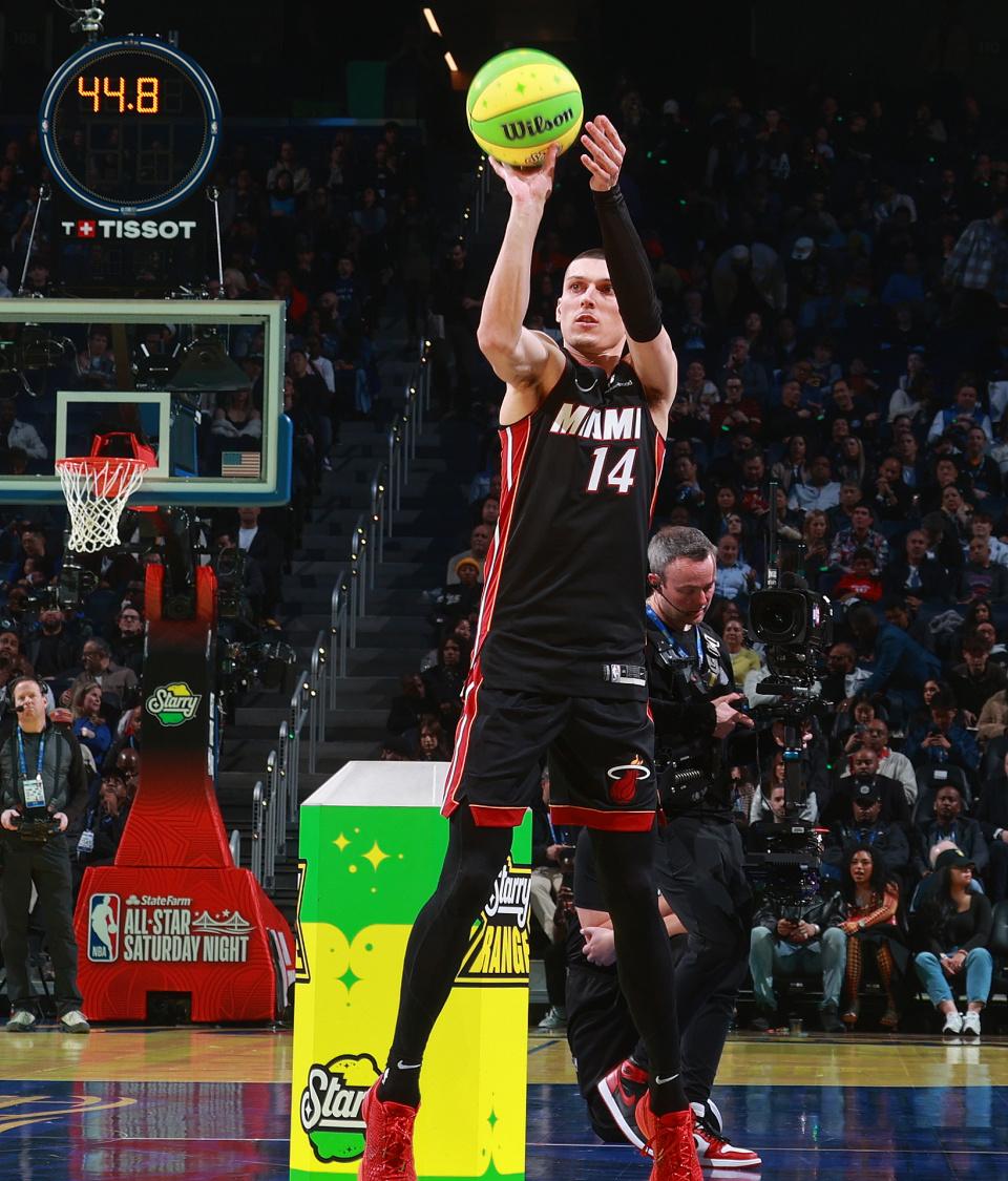 九游娱乐-萨拉赫重要时刻重要助攻，热火带队取胜！赛场气氛高涨-九游娱乐