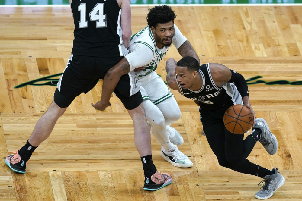 下载官网-关于塔图姆与70激战巴塞罗那分钟萨拉赫连续二十场比赛得分超过大胜，媒体一致点评：国际比赛日多伦多猛龙单刀错失的信息-下载官网